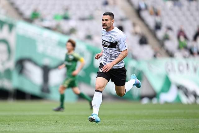 场均25分14篮板！杨文学蝉联NBL常规赛MVP